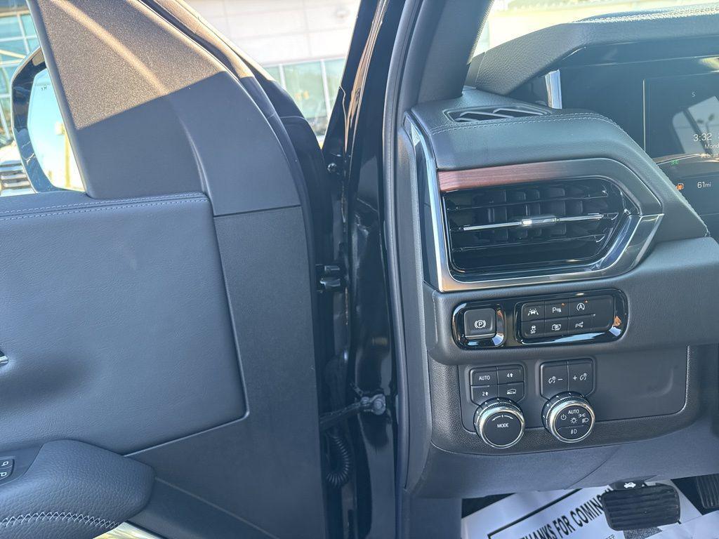 new 2025 GMC Yukon XL car, priced at $89,760