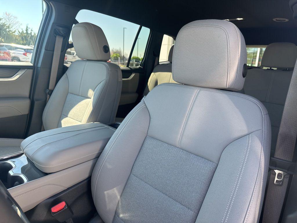 new 2025 GMC Acadia car, priced at $44,040