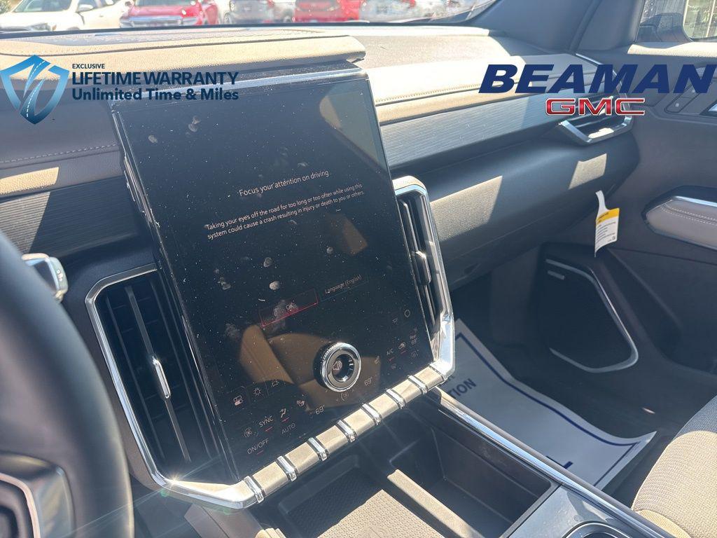 new 2025 GMC Acadia car, priced at $44,040
