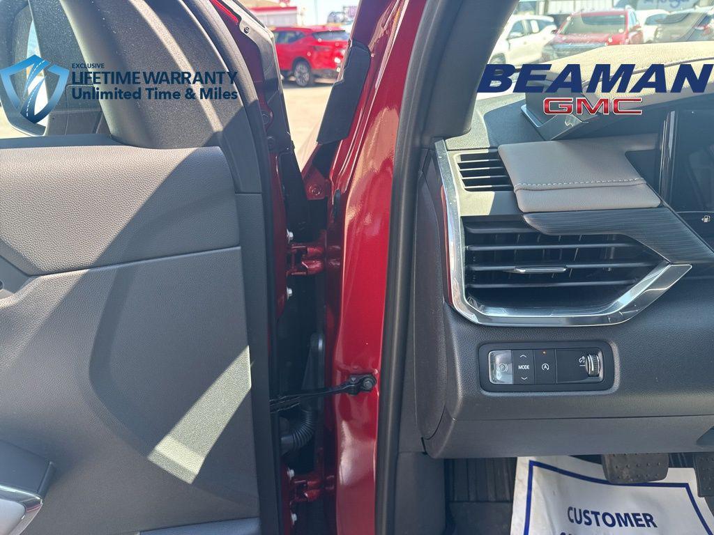 new 2025 GMC Acadia car, priced at $44,040