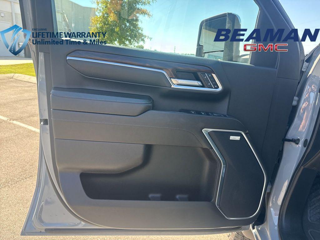 used 2024 GMC Sierra 2500 car, priced at $66,677