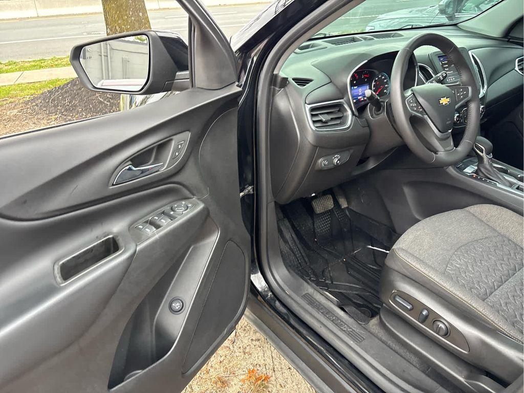 used 2022 Chevrolet Equinox car, priced at $13,937