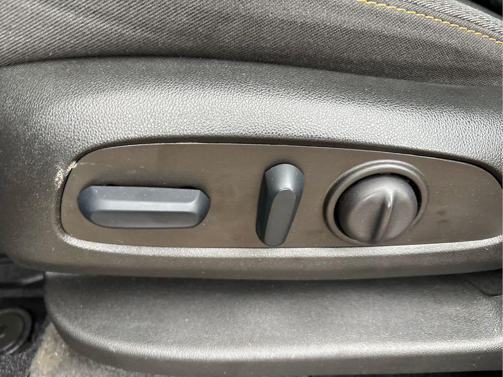 used 2022 Chevrolet Equinox car, priced at $13,937