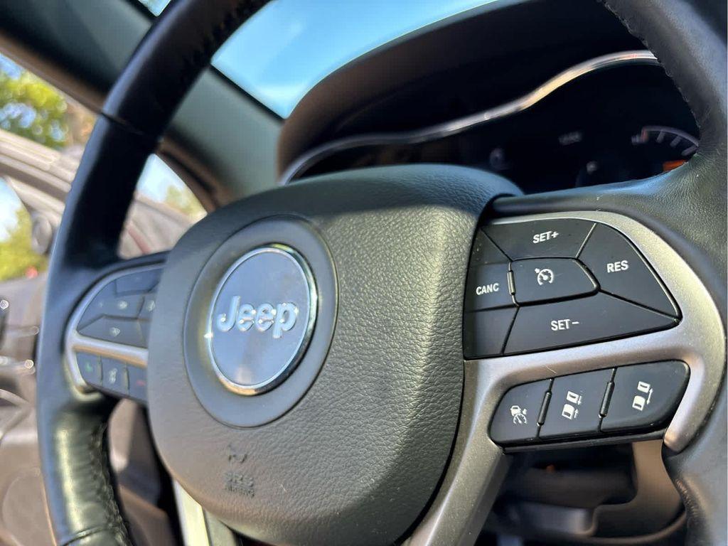 used 2021 Jeep Grand Cherokee car, priced at $26,737