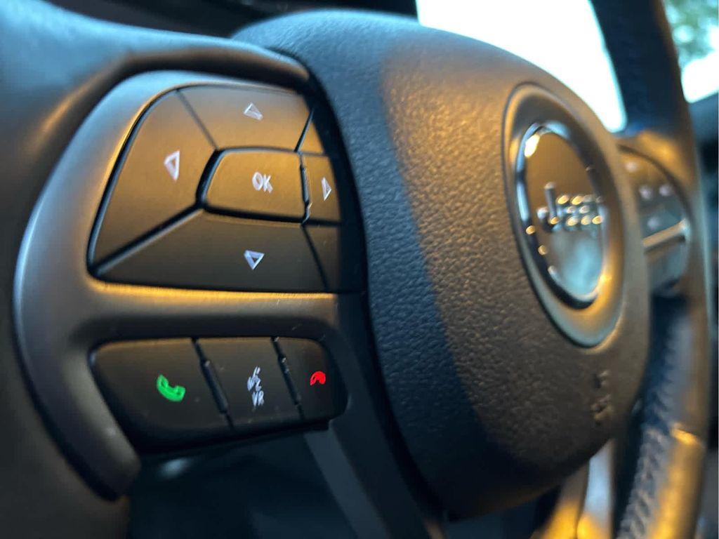 used 2018 Jeep Grand Cherokee car, priced at $17,937