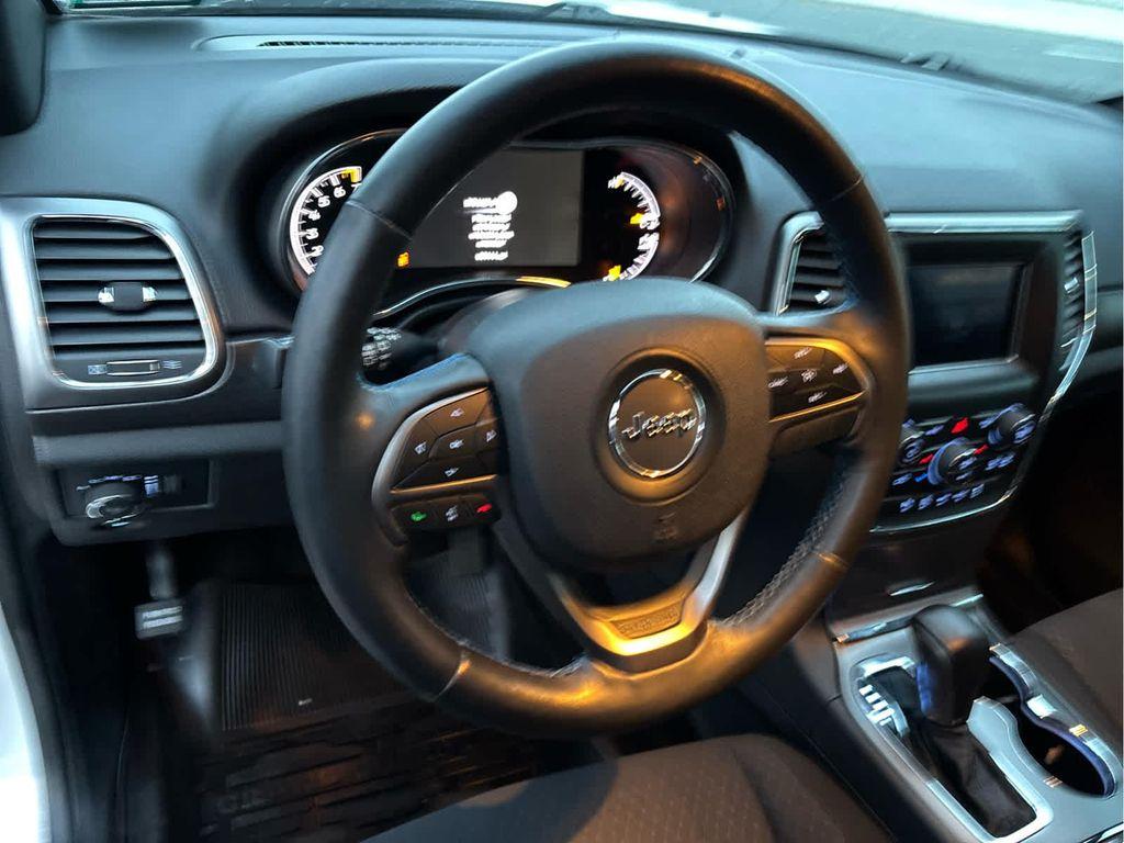 used 2018 Jeep Grand Cherokee car, priced at $17,937