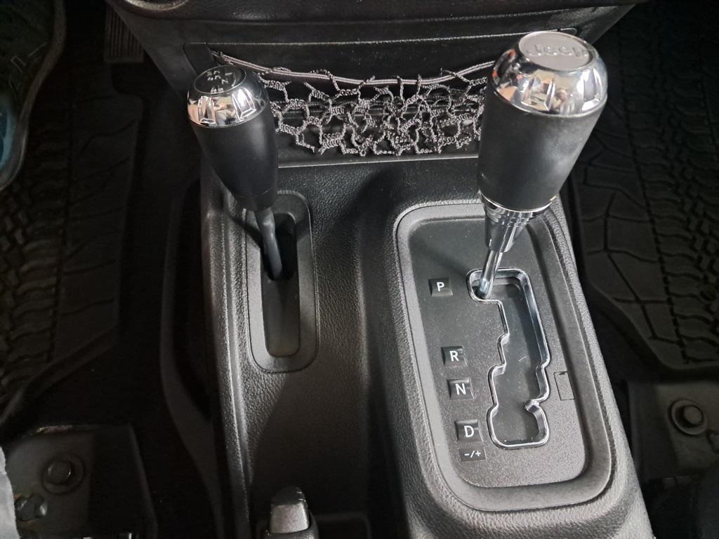 used 2013 Jeep Wrangler Unlimited car, priced at $13,499