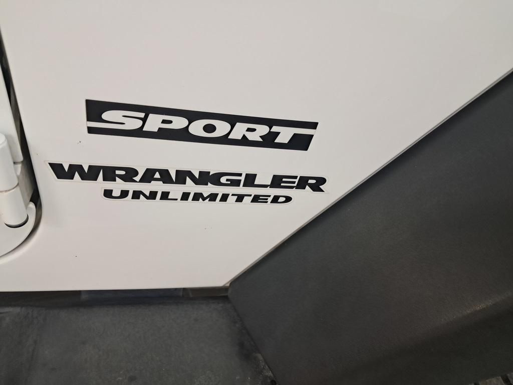 used 2013 Jeep Wrangler Unlimited car, priced at $13,499