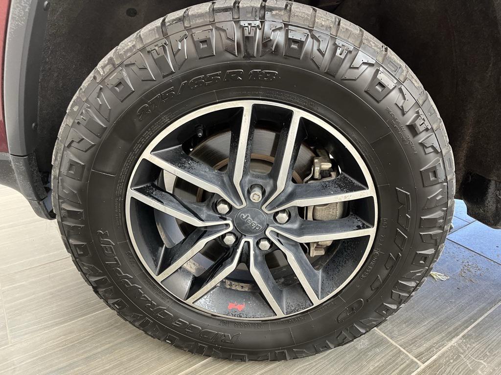 used 2019 Jeep Grand Cherokee car, priced at $18,200