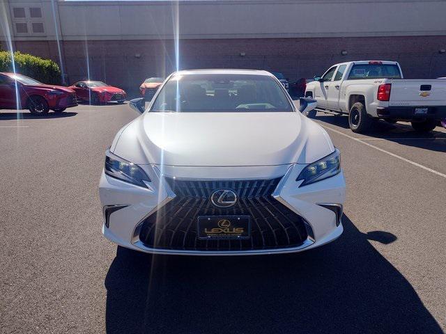 new 2025 Lexus ES 300h car, priced at $52,159