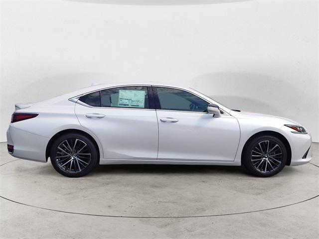 new 2025 Lexus ES 300h car, priced at $51,344