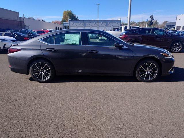 new 2025 Lexus ES 300h car, priced at $49,314