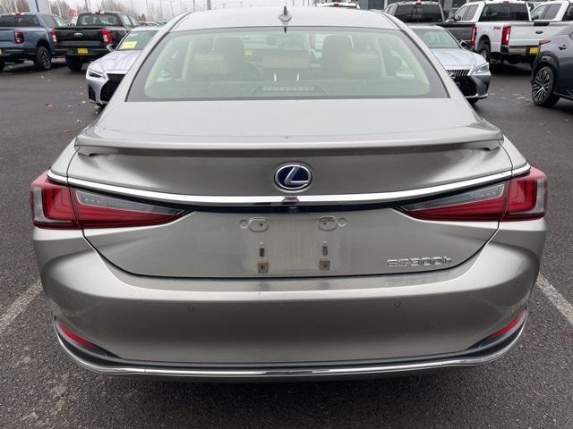 used 2019 Lexus ES 300h car, priced at $29,876