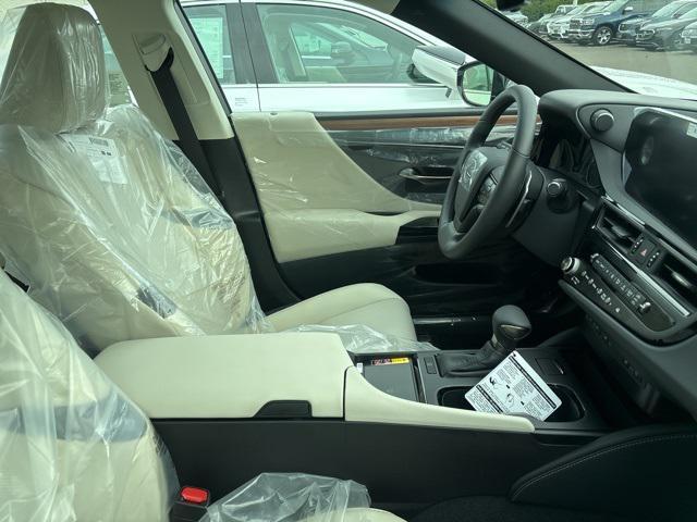 new 2025 Lexus ES 350 car, priced at $47,830