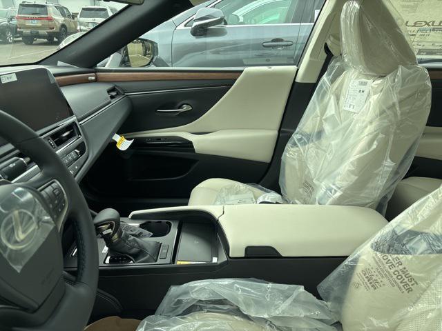 new 2025 Lexus ES 350 car, priced at $47,830