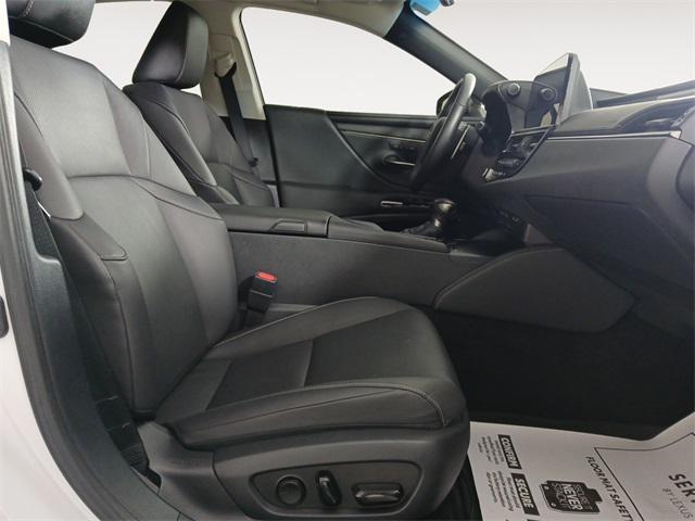 used 2022 Lexus ES 300h car, priced at $37,879