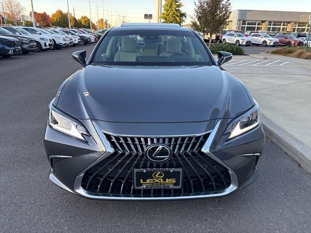 new 2025 Lexus ES 300h car, priced at $51,324