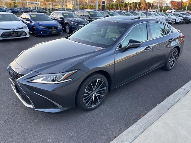 new 2025 Lexus ES 300h car, priced at $51,324
