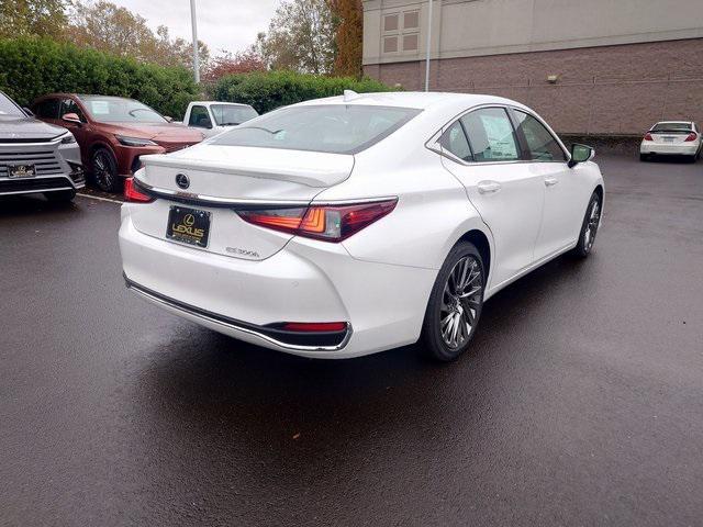 new 2025 Lexus ES 300h car, priced at $56,515