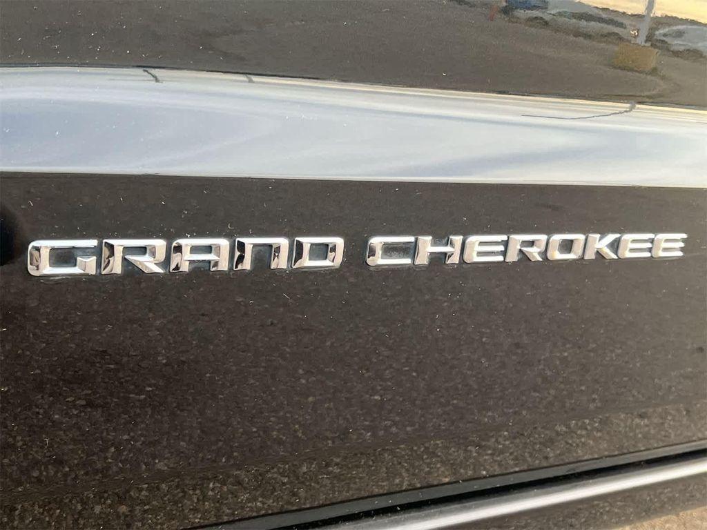 used 2016 Jeep Grand Cherokee car, priced at $15,495