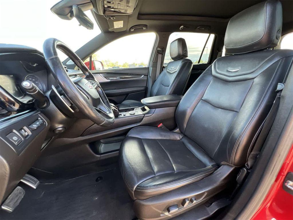 used 2022 Cadillac XT6 car, priced at $26,495