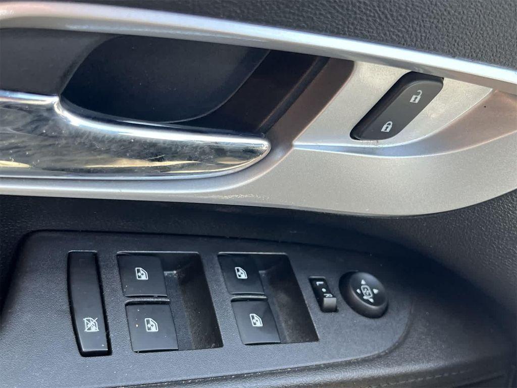 used 2017 Chevrolet Equinox car, priced at $9,995
