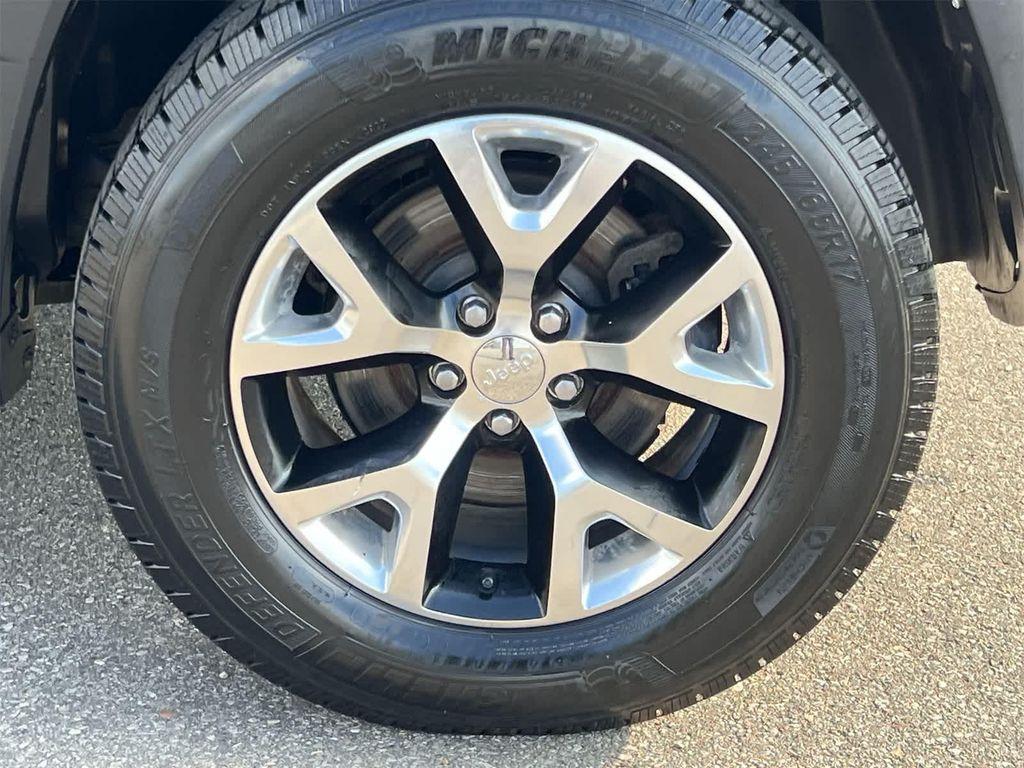 used 2014 Jeep Cherokee car, priced at $11,995