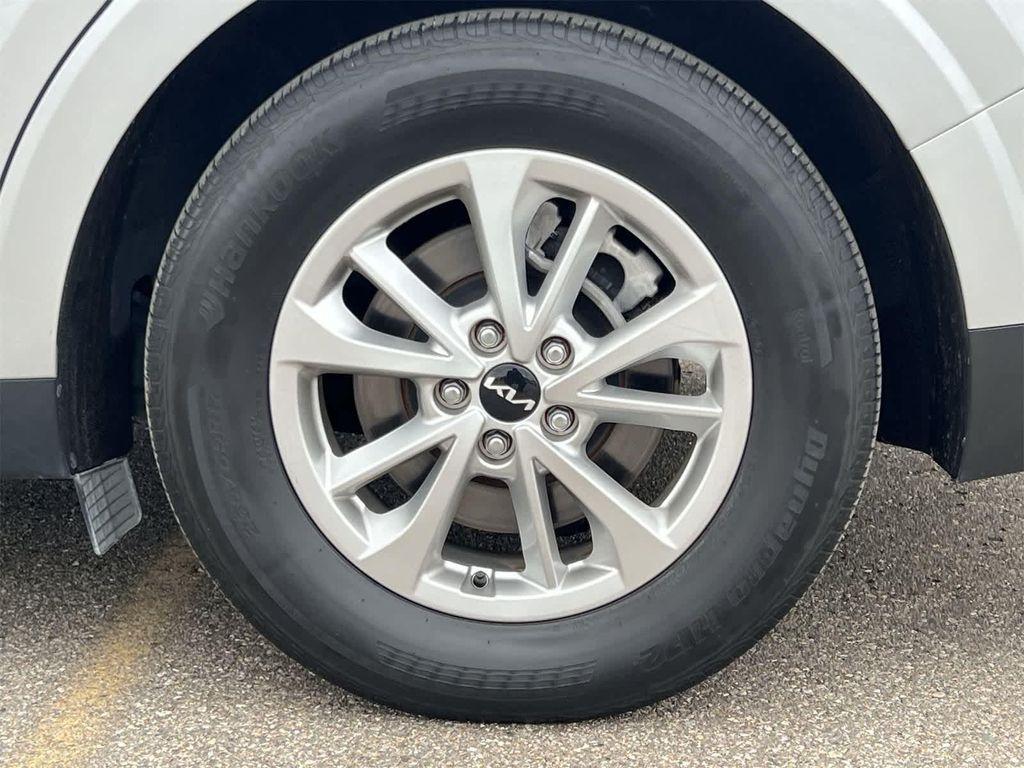 used 2023 Kia Carnival car, priced at $27,995