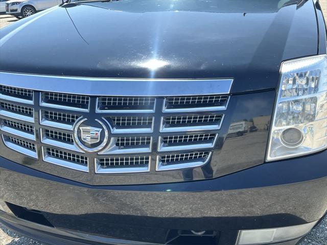 used 2009 Cadillac Escalade EXT car, priced at $6,900