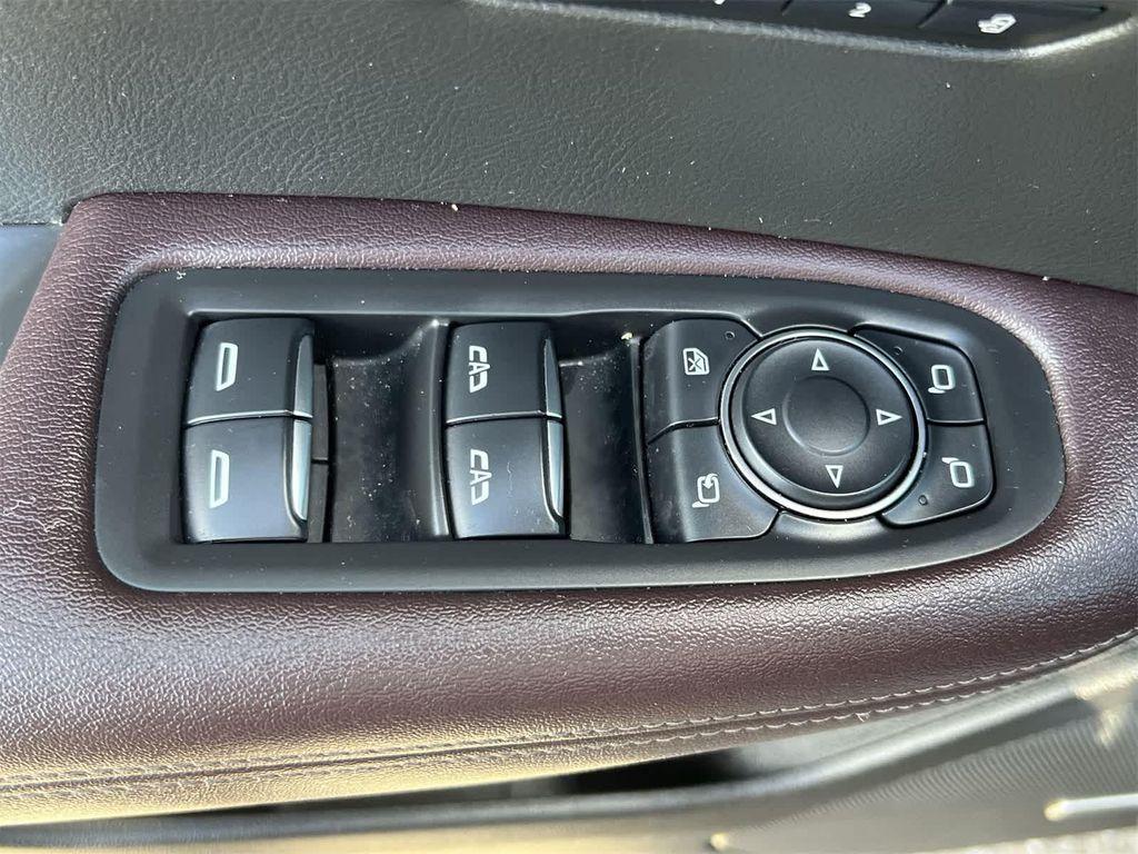 used 2022 Cadillac XT6 car, priced at $26,995