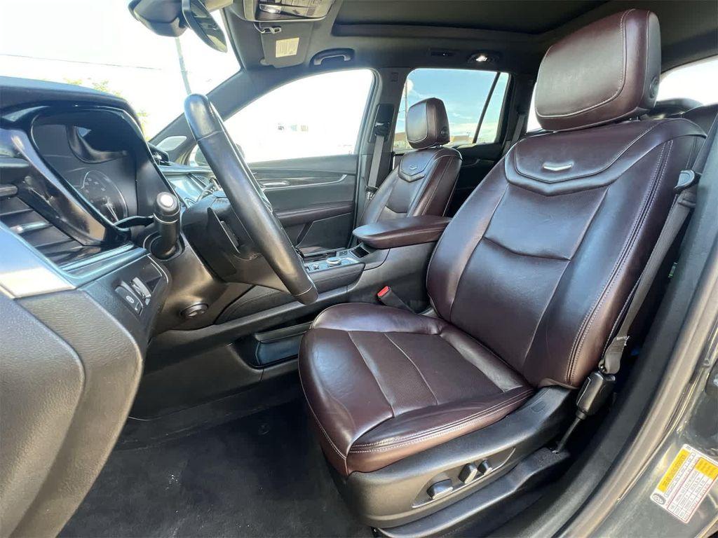 used 2022 Cadillac XT6 car, priced at $26,995