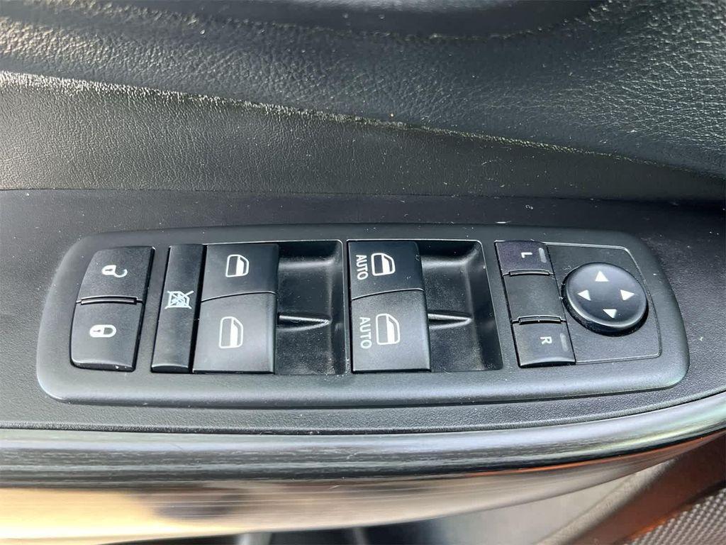 used 2015 Jeep Cherokee car, priced at $11,995