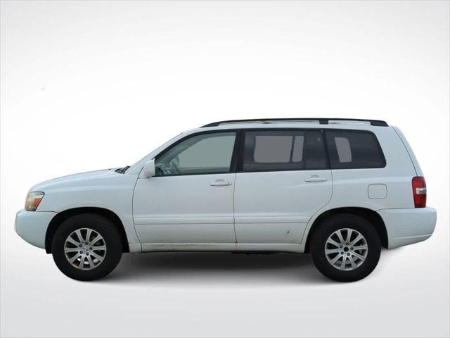 used 2006 Toyota Highlander car, priced at $2,500