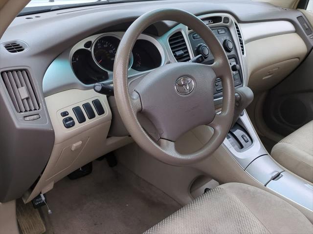 used 2006 Toyota Highlander car, priced at $2,500