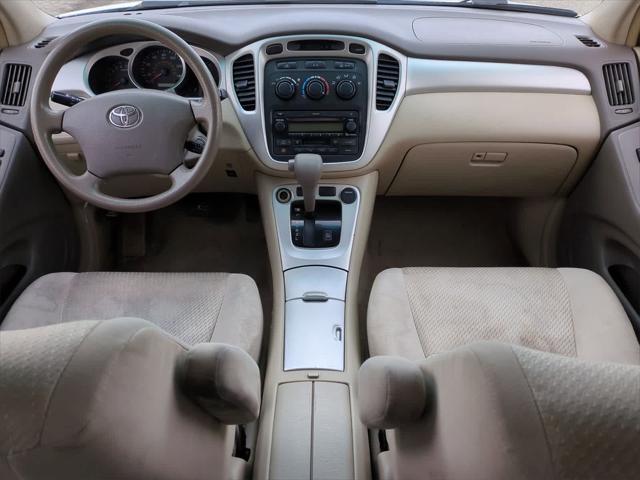 used 2006 Toyota Highlander car, priced at $2,500