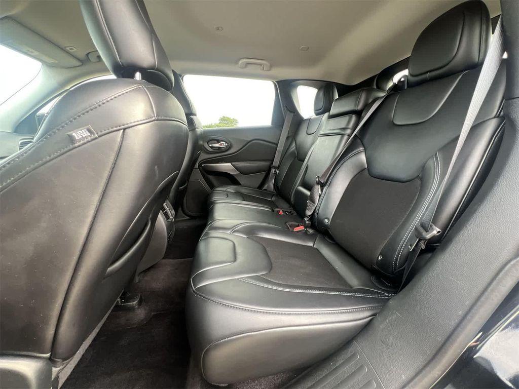 used 2019 Jeep Cherokee car, priced at $13,695