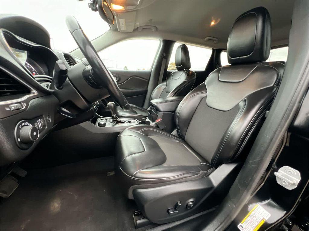 used 2019 Jeep Cherokee car, priced at $13,995