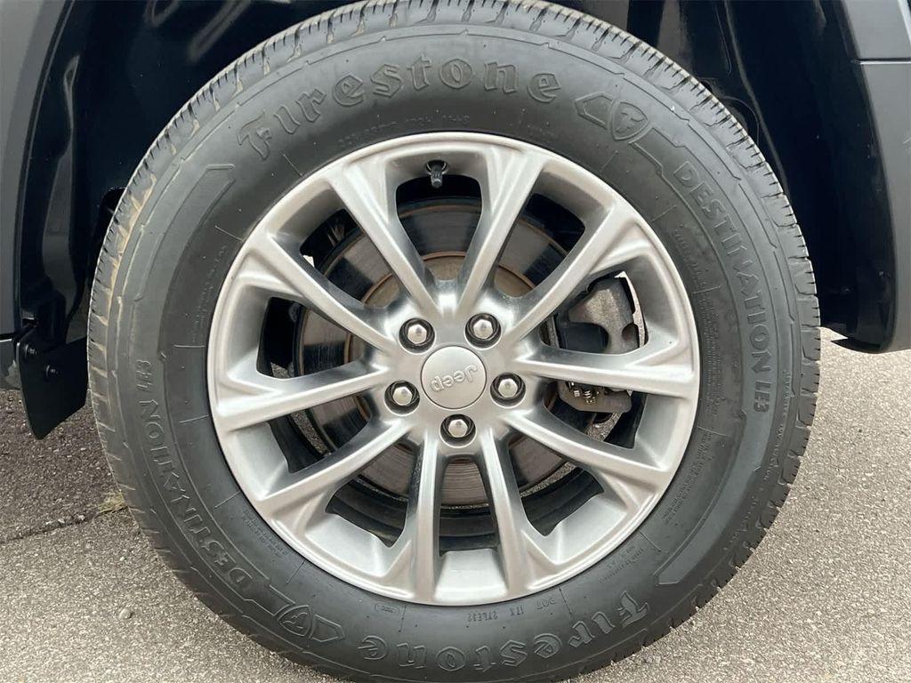 used 2019 Jeep Cherokee car, priced at $13,995