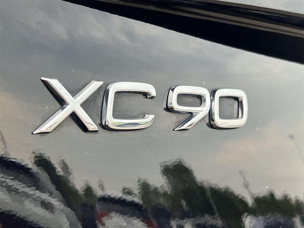 used 2022 Volvo XC90 car, priced at $37,497