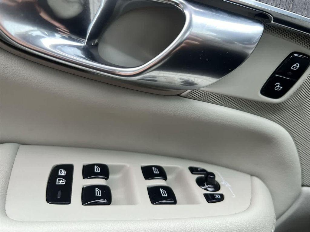 used 2022 Volvo XC90 car, priced at $37,497