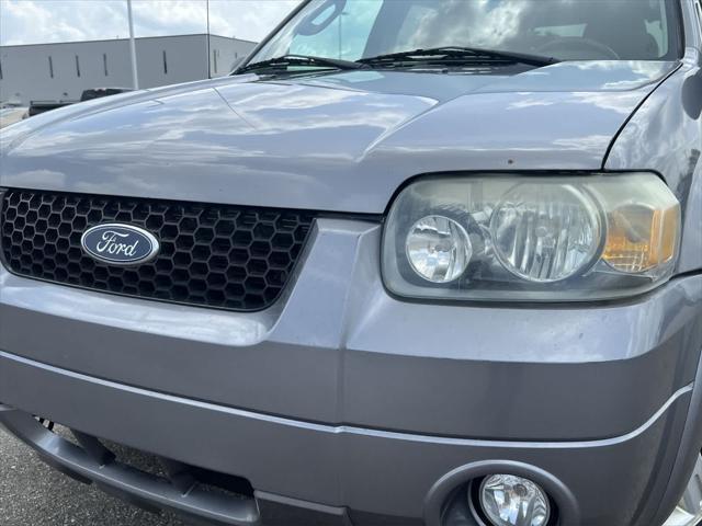 used 2007 Ford Escape Hybrid car, priced at $2,900