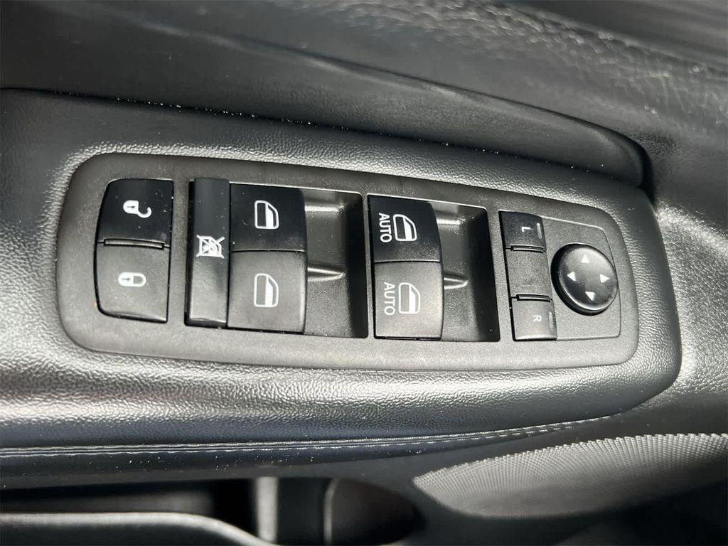 used 2022 Jeep Grand Cherokee car, priced at $27,495