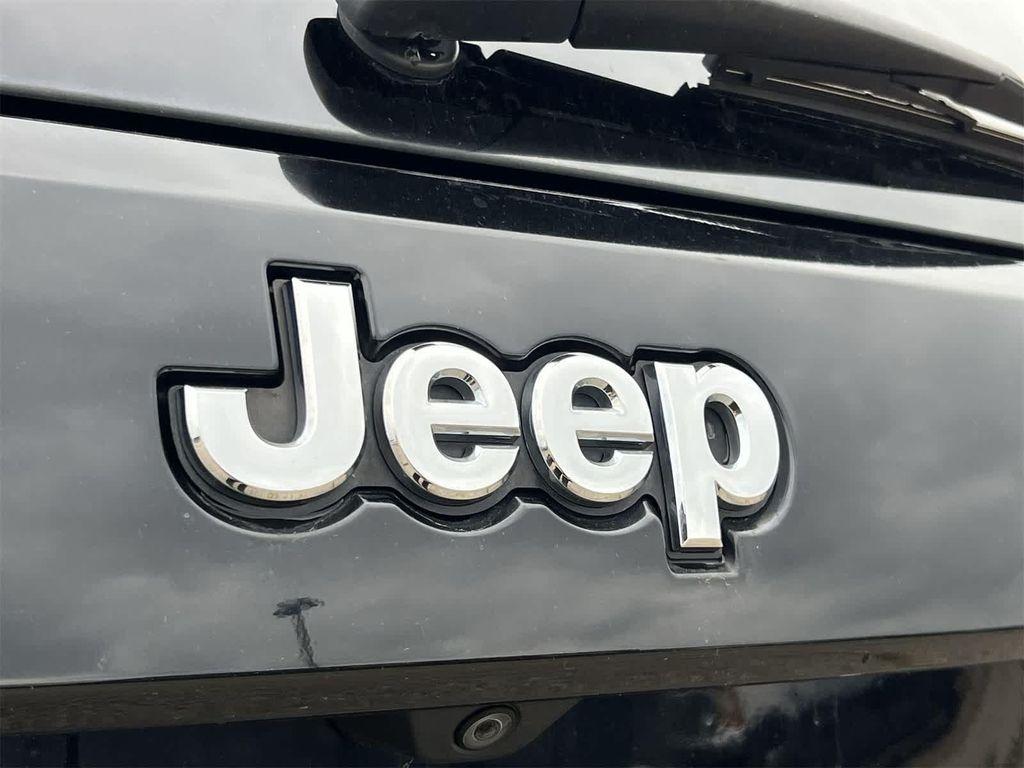 used 2017 Jeep Grand Cherokee car, priced at $16,920