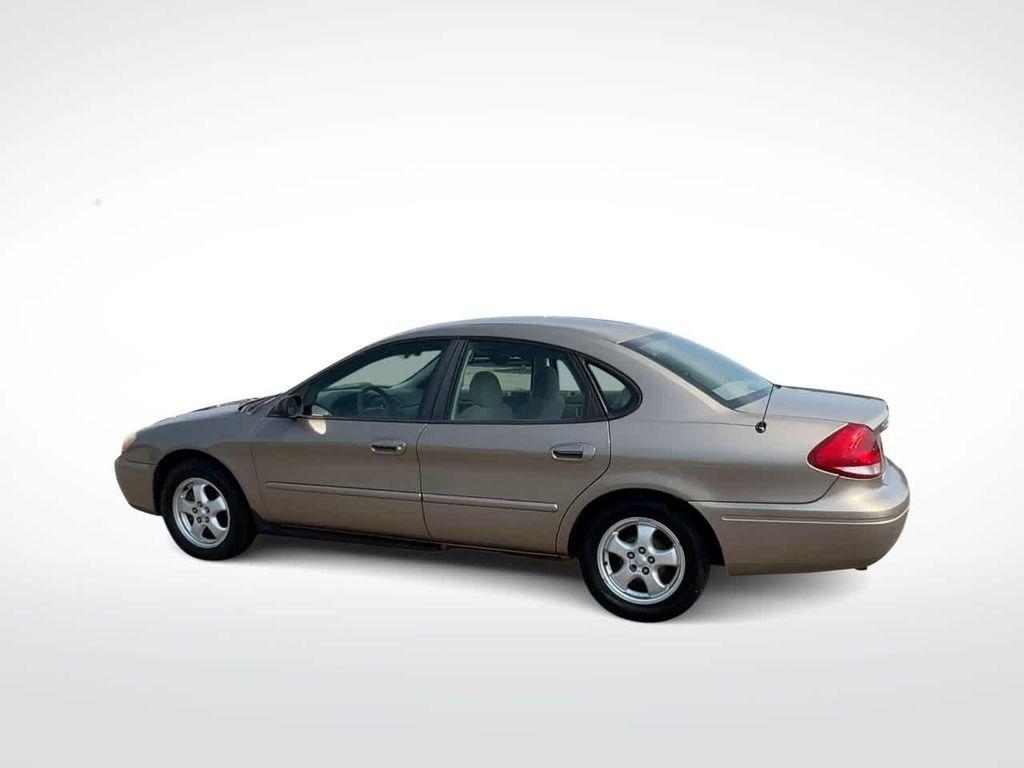 used 2007 Ford Taurus car, priced at $3,900
