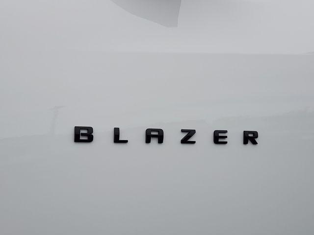 new 2025 Chevrolet Blazer car, priced at $33,289