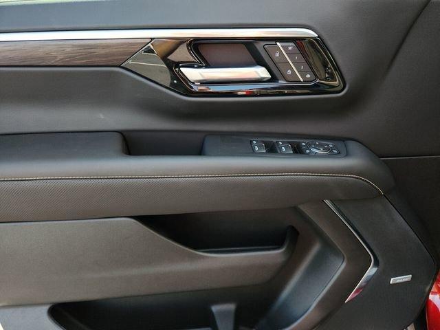 new 2025 Chevrolet Suburban car, priced at $81,213