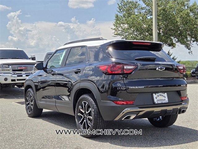 new 2025 Chevrolet TrailBlazer car, priced at $30,375