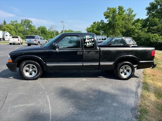 used 2001 Chevrolet S-10 car, priced at $2,400