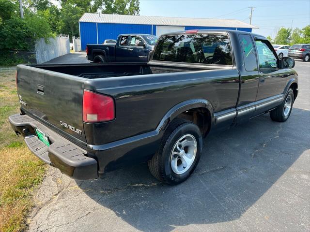 used 2001 Chevrolet S-10 car, priced at $2,400