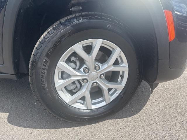 used 2023 Jeep Grand Cherokee car, priced at $39,867